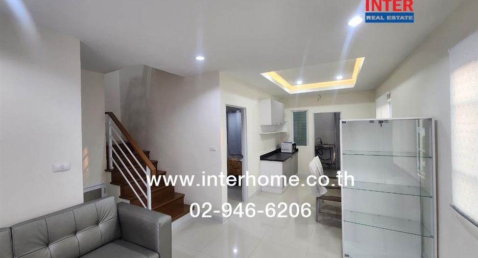 For sale 4 bedrooms townhouse in Mueang Samut Sakhon, Samut Sakhon