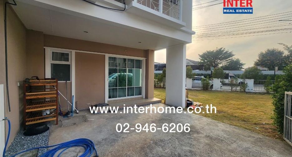 For sale 4 bedrooms townhouse in Mueang Samut Sakhon, Samut Sakhon