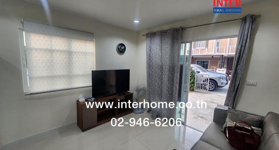 For sale 4 bedrooms townhouse in Mueang Samut Sakhon, Samut Sakhon