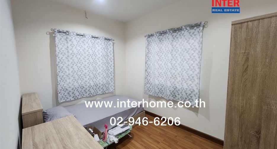 For sale 4 bedrooms townhouse in Mueang Samut Sakhon, Samut Sakhon