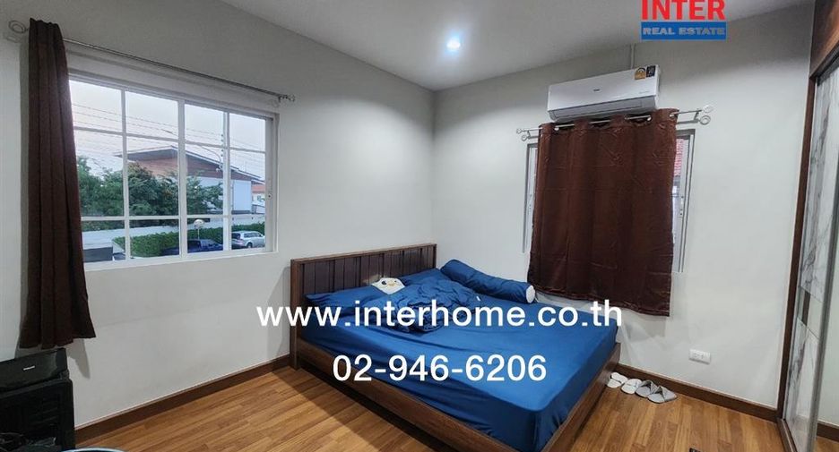 For sale 4 bedrooms townhouse in Mueang Samut Sakhon, Samut Sakhon
