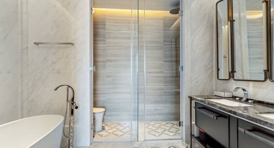 For rent 2 bedrooms condo in Sathon, Bangkok