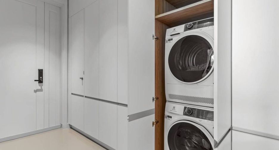 For rent 2 bedrooms condo in Sathon, Bangkok