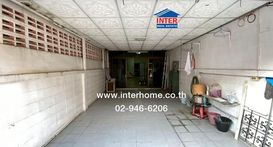 For sale 2 bedrooms townhouse in Bang Khen, Bangkok
