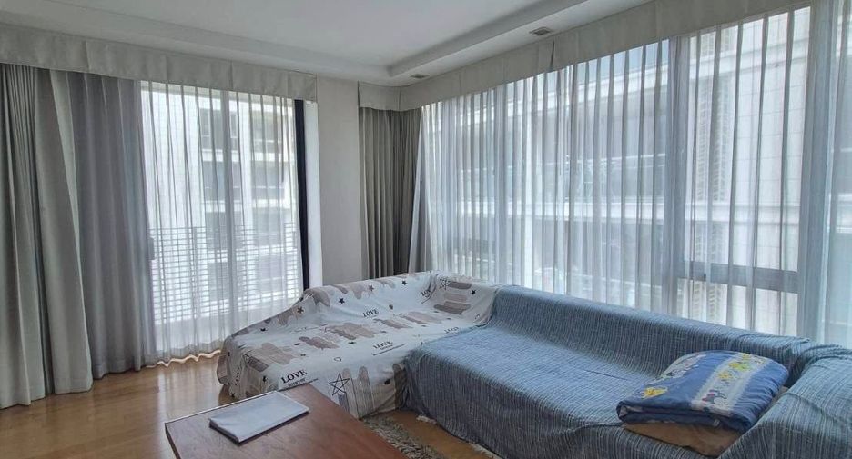 For rent 2 bedrooms condo in Pathum Wan, Bangkok
