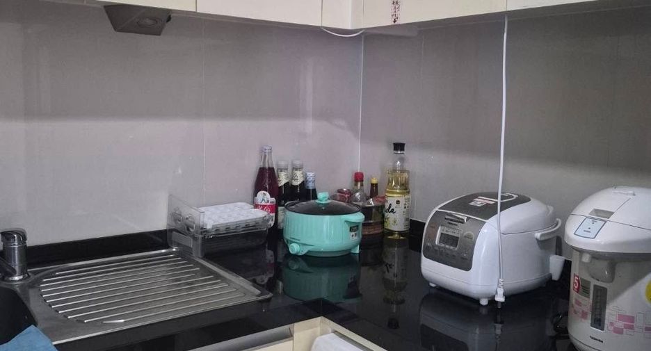 For rent 2 bedrooms condo in Pathum Wan, Bangkok