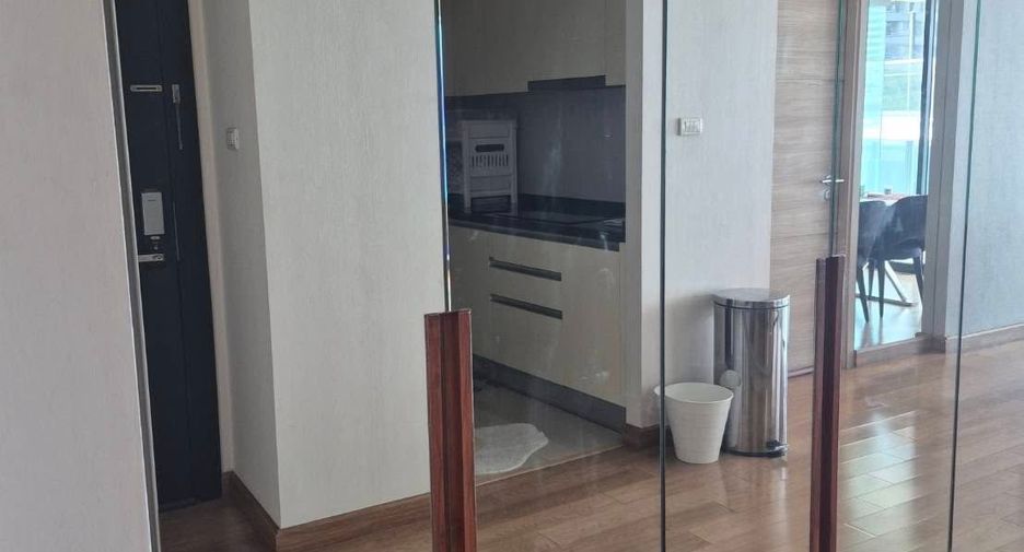 For rent 2 bedrooms condo in Pathum Wan, Bangkok