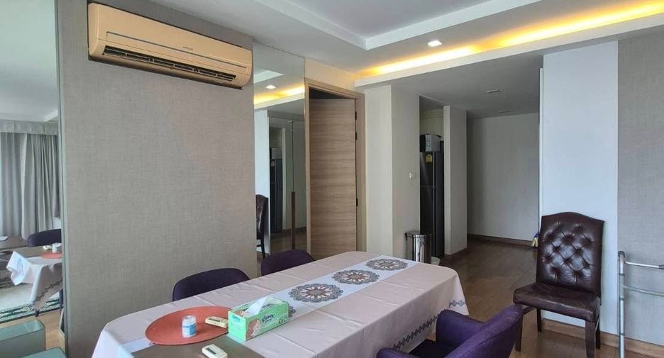 For rent 2 bedrooms condo in Pathum Wan, Bangkok