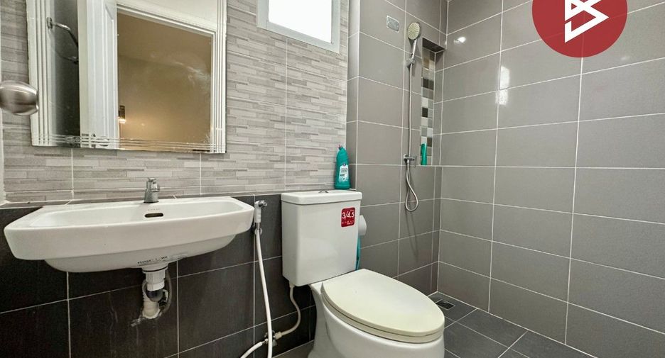 For sale 3 bedrooms house in Si Racha, Chonburi
