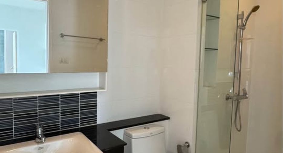 Condo en alquiler de 2 habitaciones en Bang Na, Bangkok