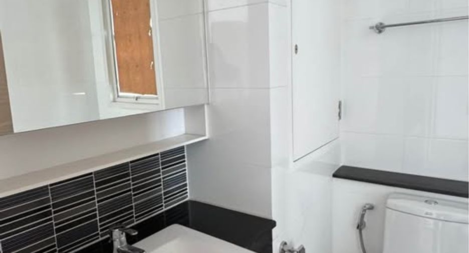 Condo en alquiler de 2 habitaciones en Bang Na, Bangkok