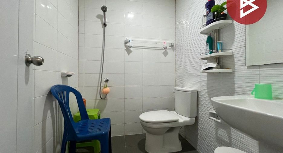 For sale 3 bedrooms townhouse in Mueang Chon Buri, Chonburi