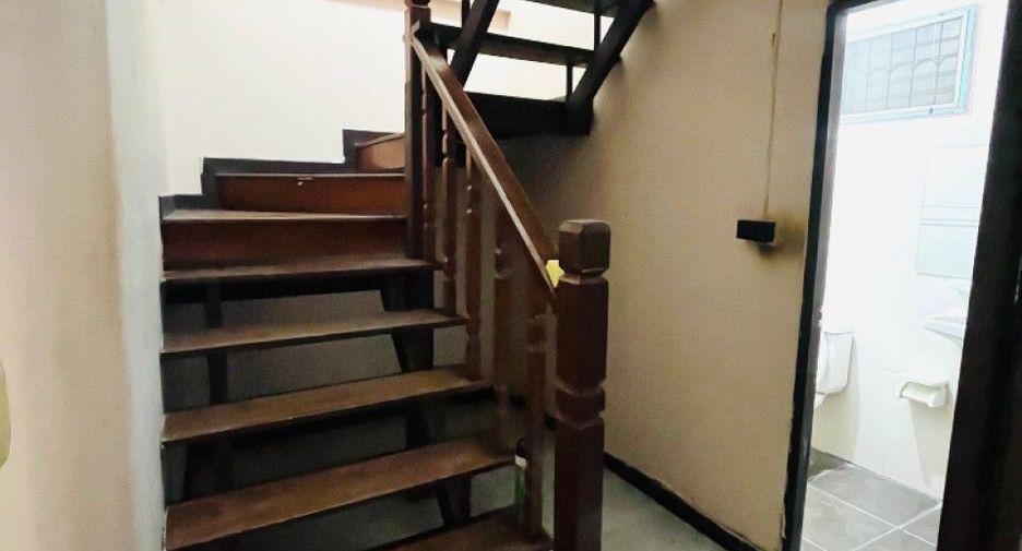 For sale 4 bedrooms townhouse in Bang Sao Thong, Samut Prakan