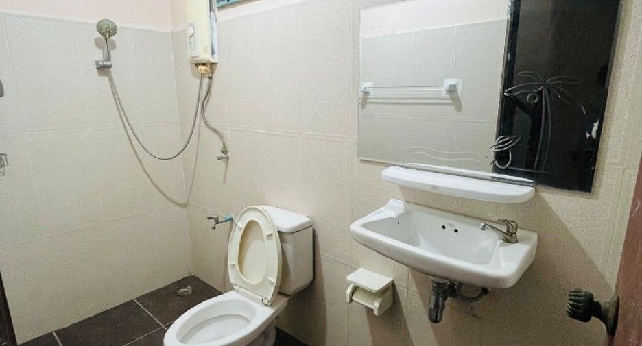 For sale 4 bedrooms townhouse in Bang Sao Thong, Samut Prakan