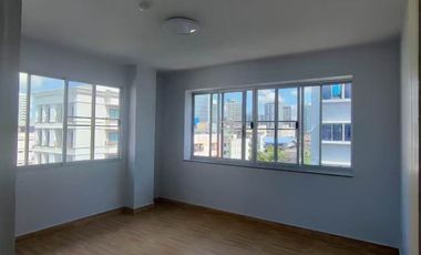 Wohnung zur Miete mit 2 Zimmer in Huai Khwang, Bangkok