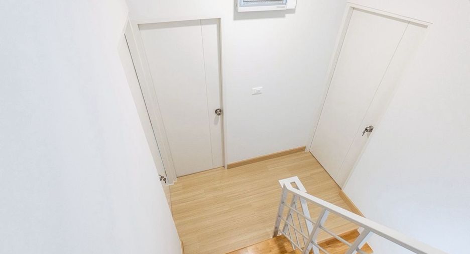 For sale 3 bedrooms townhouse in Prawet, Bangkok
