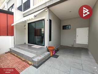 Продажа 3 спальни таунхаус в Sai Noi, Нонтабури