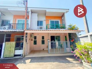 出售 4 卧室 联排别墅 在 Mueang Samut Sakhon, Samut Sakhon
