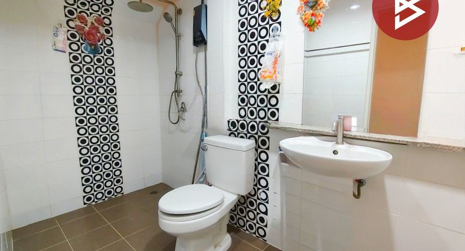 For sale 4 bedrooms townhouse in Mueang Samut Sakhon, Samut Sakhon