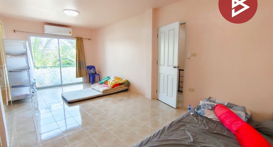For sale 4 bedrooms townhouse in Mueang Samut Sakhon, Samut Sakhon