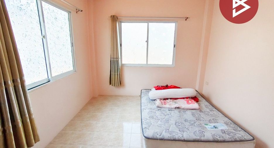 For sale 4 bedrooms townhouse in Mueang Samut Sakhon, Samut Sakhon