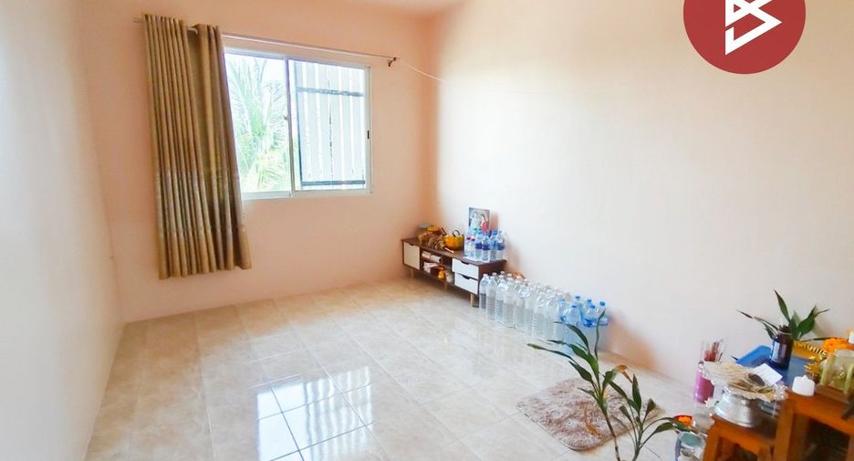 For sale 4 bedrooms townhouse in Mueang Samut Sakhon, Samut Sakhon