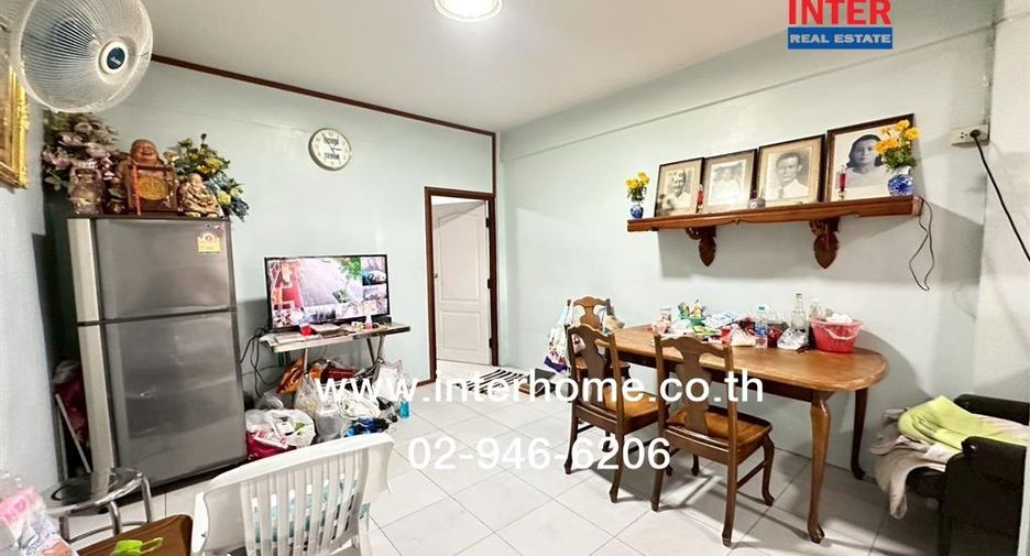 For sale 4 bedrooms retail Space in Bangkok Noi, Bangkok