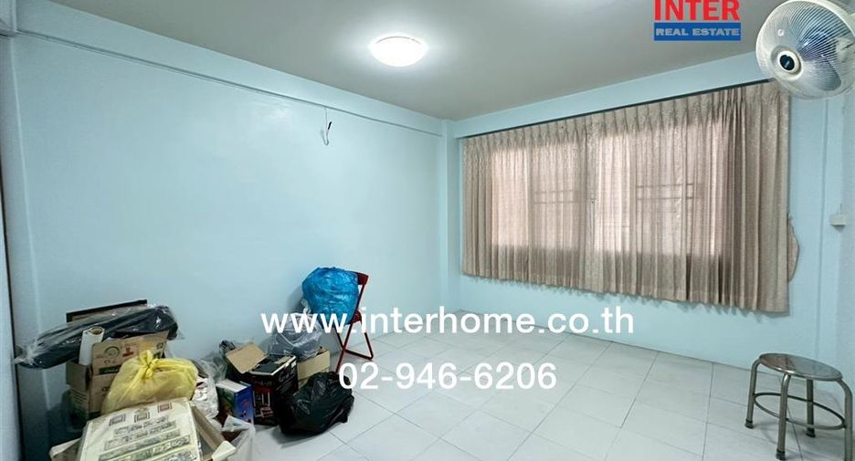 For sale 4 bedrooms retail Space in Bangkok Noi, Bangkok