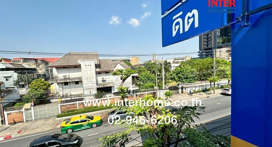 For sale 4 bedrooms retail Space in Bangkok Noi, Bangkok