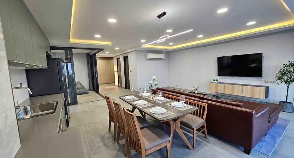 Condo en alquiler y en venta de 3 habitaciones en Khlong Toei, Bangkok