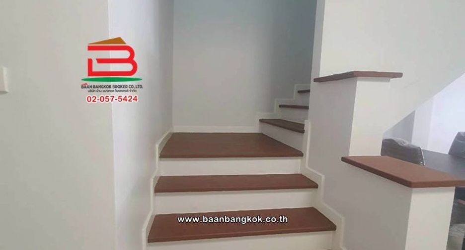 For rent そして for sale 2 ベッドルーム townhouse in Bang Khen, Bangkok