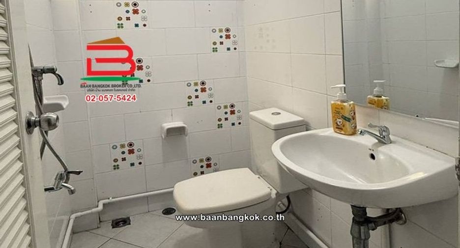 For rent そして for sale 2 ベッドルーム townhouse in Bang Khen, Bangkok