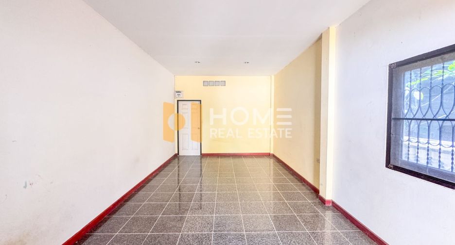 For sale 5 bedrooms apartment in Si Racha, Chonburi
