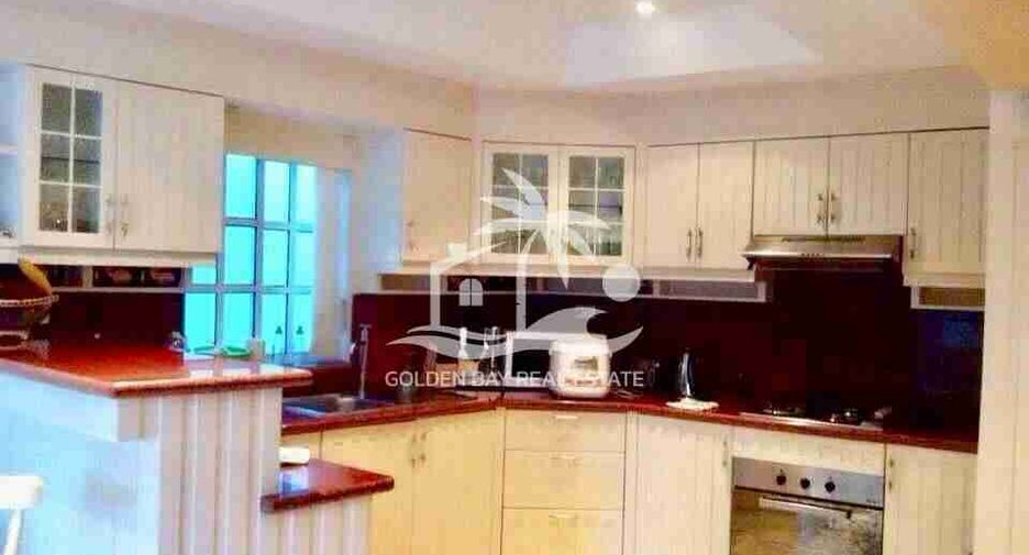 Haus zum Kauf mit 4 Zimmer in Bang Lamung, Chonburi