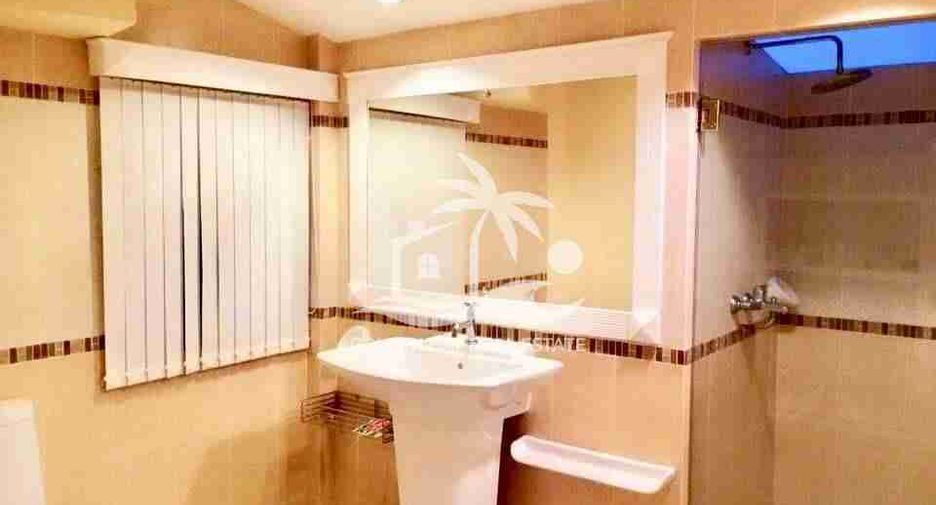 Haus zum Kauf mit 4 Zimmer in Bang Lamung, Chonburi