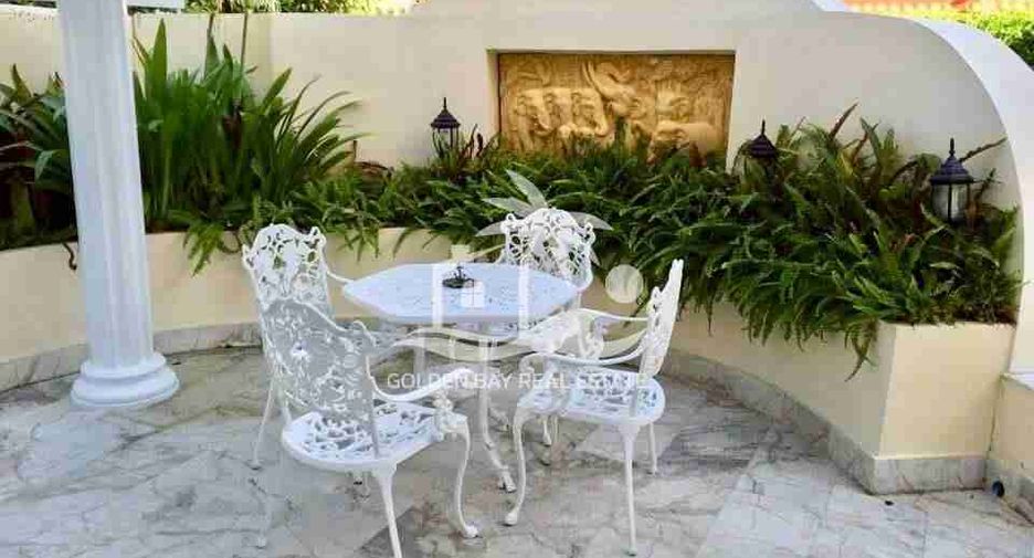 Haus zum Kauf mit 4 Zimmer in Bang Lamung, Chonburi