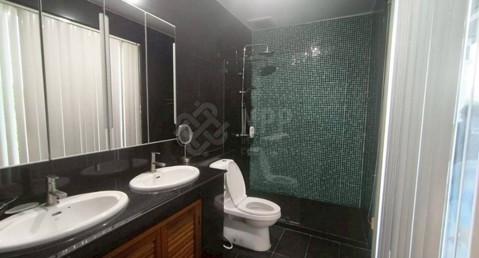 For sale 4 bedrooms house in Hua Hin, Prachuap Khiri Khan
