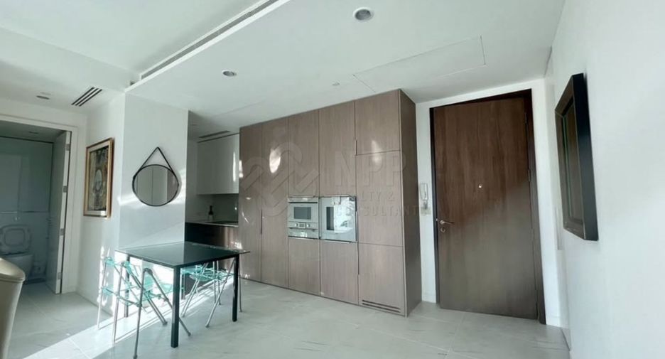For rent 2 bedrooms condo in Pathum Wan, Bangkok