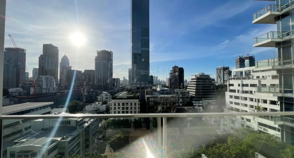 For rent 2 bedrooms condo in Pathum Wan, Bangkok