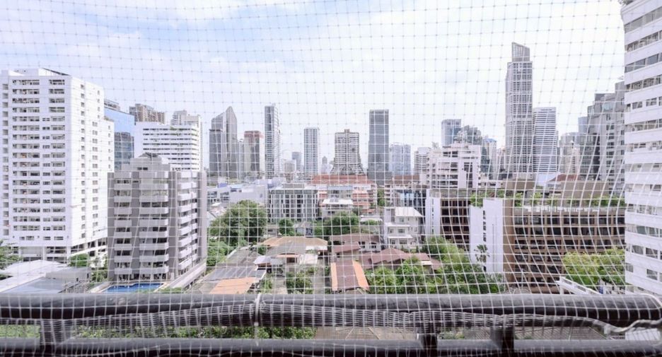 For rent 2 bedrooms condo in Watthana, Bangkok