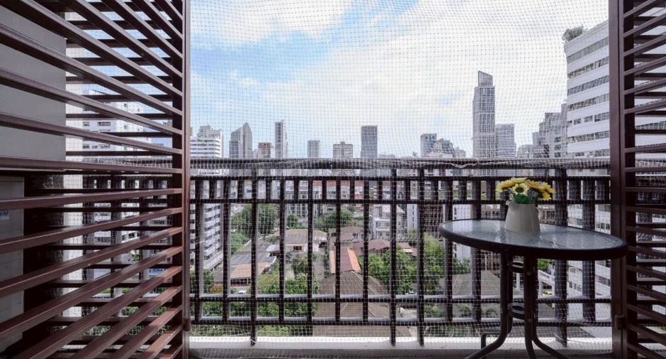 For rent 2 bedrooms condo in Watthana, Bangkok