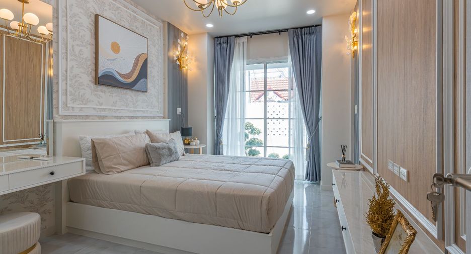 Reihenhaus zum Kauf mit 2 Zimmer in Bang Lamung, Chonburi