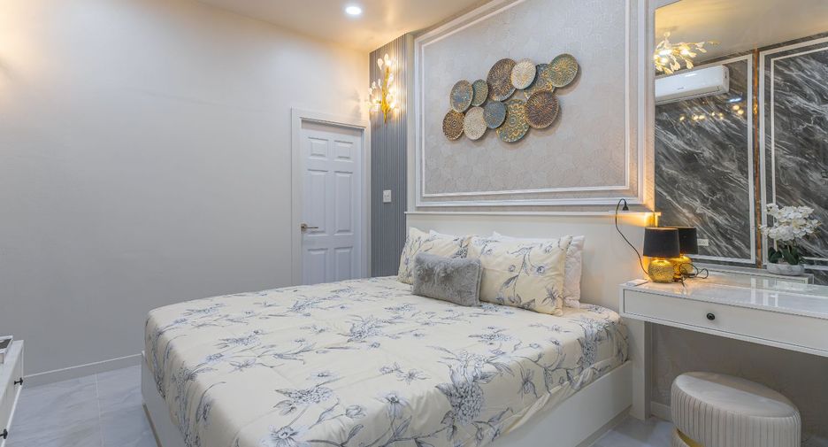 Reihenhaus zum Kauf mit 2 Zimmer in Bang Lamung, Chonburi