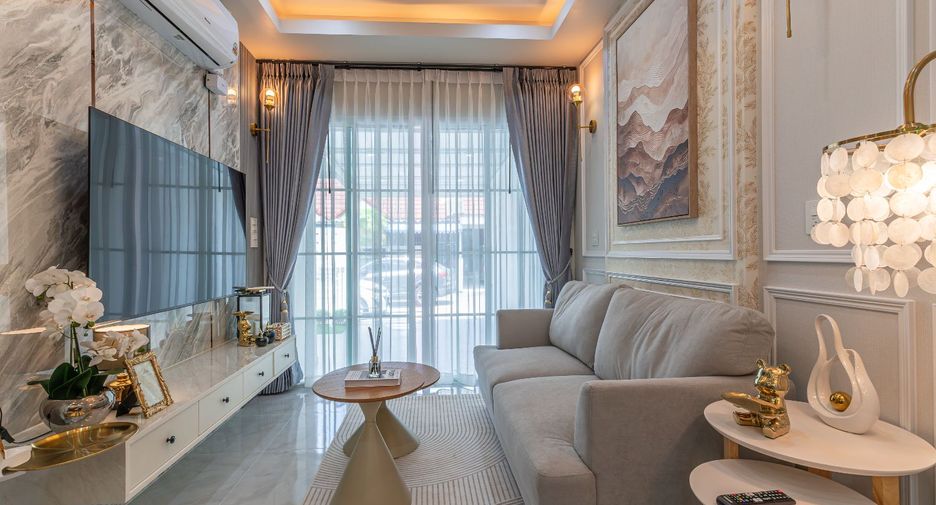 Reihenhaus zum Kauf mit 2 Zimmer in Bang Lamung, Chonburi