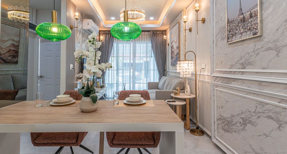 Reihenhaus zum Kauf mit 2 Zimmer in Bang Lamung, Chonburi