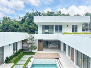 For rent and for sale 4 bedrooms villa in Kathu, Phuket