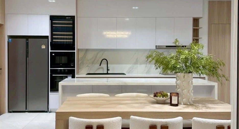 For rent and for sale 4 bedrooms villa in Kathu, Phuket