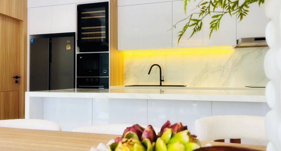 For rent and for sale 4 bedrooms villa in Kathu, Phuket