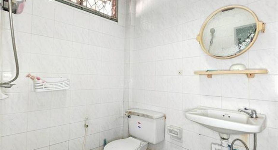 Gewerbefläche zum Kauf mit 3 Zimmer in Phutthamonthon, Nakhon Pathom