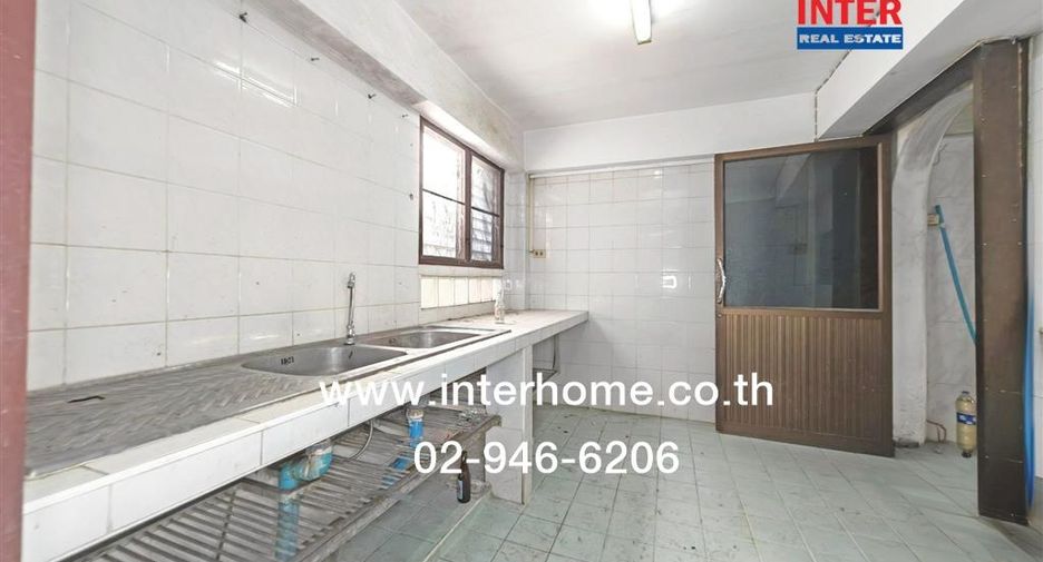Gewerbefläche zum Kauf mit 3 Zimmer in Phutthamonthon, Nakhon Pathom